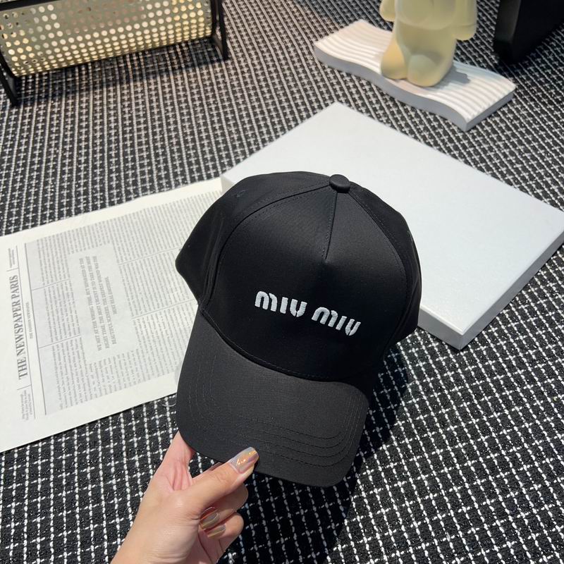 Miumiu cap dx (3)